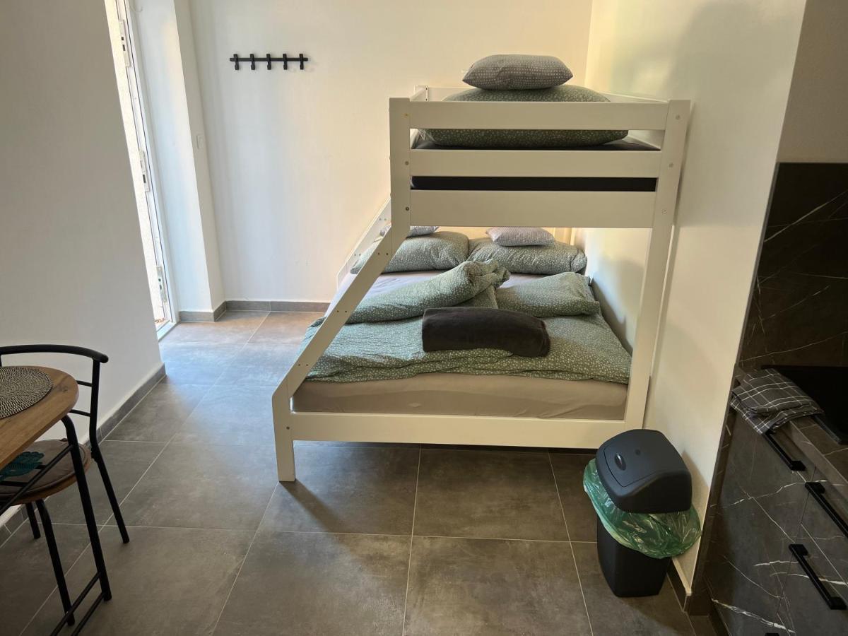 Hobiti Apartman - Bilbo Černá v Pošumaví Eksteriør billede